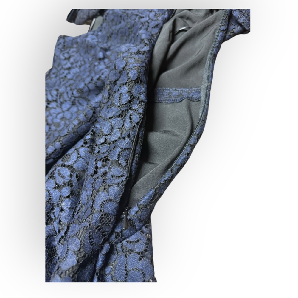 Banana republic woman’s size 6 blue embroidered side zip dress. - Picture 7 of 8